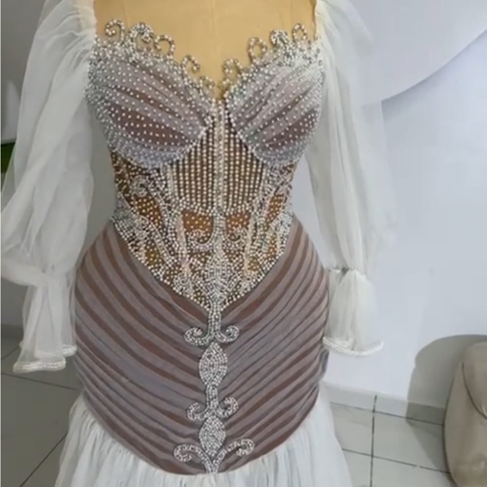 Couture Wedding Robe. Never worn - Picture 3 of 6